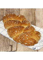 Hefezopf mit Hagelzucker